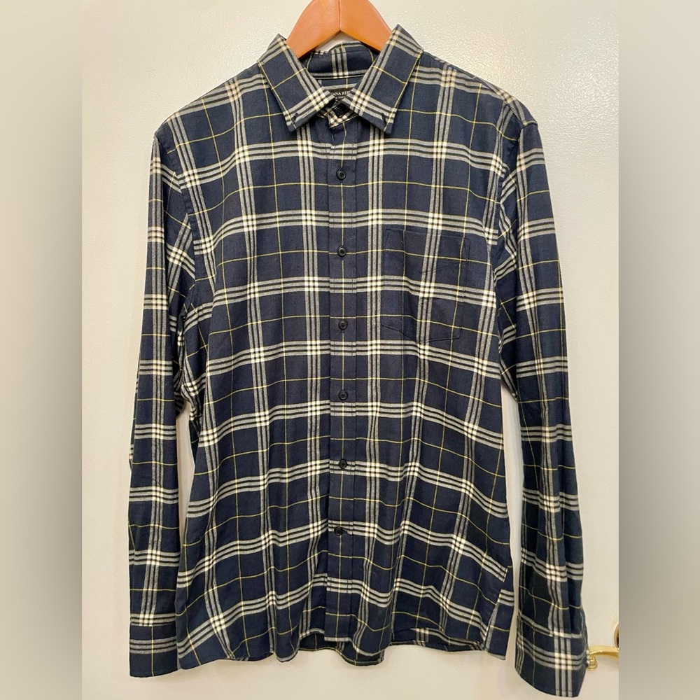 Banana Republic Ultra Soft Flannel shirt (Untucked Slim Fit) Medium